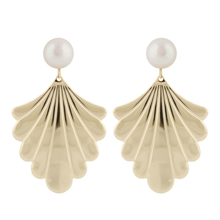 Lydia big pearl pendant ear nel gruppo Orecchini / Orecchini di perle presso SCANDINAVIAN JEWELRY DESIGN (1292-7600362)