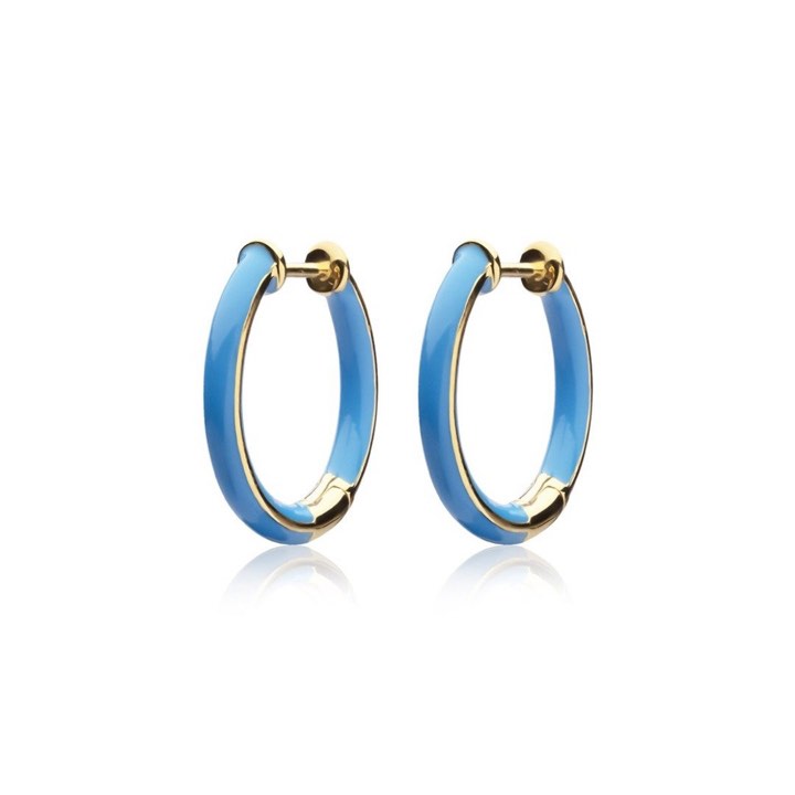 Enamel thin hoops blue (Oro) nel gruppo Orecchini / Orecchini d'oro presso SCANDINAVIAN JEWELRY DESIGN (E2150GPEB-OS)