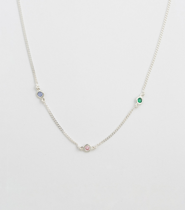 Treasure Shimmer Necklace Silver Multi nel gruppo Collane / Collane d'argento presso SCANDINAVIAN JEWELRY DESIGN (NS1355MU)